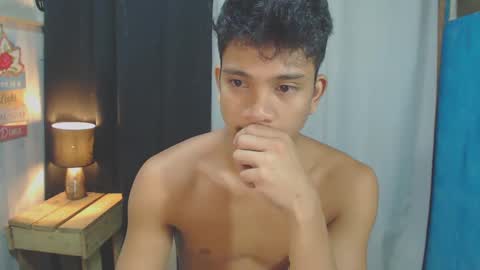 Snapshot of sweet_guyxx chatting on January 28, 2025, 3:46 pm sweet_guyxx online show from January 28, 2025, 3:46 pm