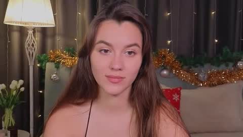 Snapshot of sweet_haeven chatting on January 9, 2026, 2:03 am Im Mia.LOVELY PATTERNS 100 120 160 200 my toy buzzes from 2 tip online show from January 9, 2026, 2:03 am