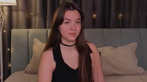 Snapshot of sweet_haeven chatting on January 13, 2026, 10:04 pm Im Mia.LOVELY PATTERNS 100 120 160 200 my toy buzzes from 2 tip online show from January 13, 2026, 10:04 pm