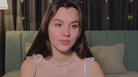 Snapshot of sweet_haeven chatting on April 6, 2026, 5:47 pm Im Mia.LOVELY PATTERNS 100 120 160 200 my toy buzzes from 2 tip online show from April 6, 2026, 5:47 pm