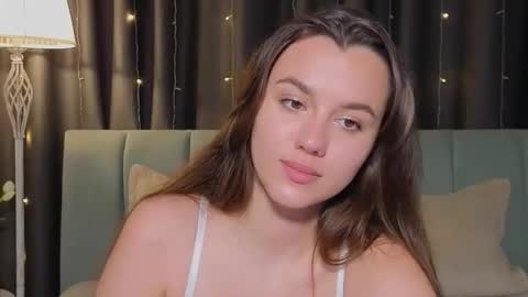 Snapshot of sweet_haeven chatting on April 19, 2026, 8:22 pm Im Mia.LOVELY PATTERNS 100 120 160 200 my toy buzzes from 2 tip online show from April 19, 2026, 8:22 pm
