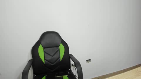 Snapshot of sweet_hann chatting on February 15, 2025, 10:10 pm Hanna online show from February 15, 2025, 10:10 pm