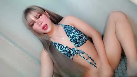 Snapshot of sweet_honeylove chatting on March 18, 2026, 11:52 pm Anisha online show from March 18, 2026, 11:52 pm