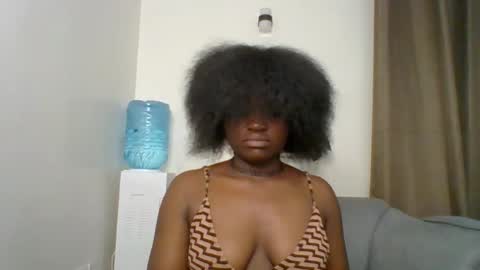 Snapshot of sweet_jenica chatting on April 4, 2026, 4:33 am ESTHER NEEMA online show from April 4, 2026, 4:33 am