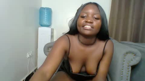 Snapshot of sweet_jenica chatting on April 9, 2026, 6:19 am ESTHER NEEMA online show from April 9, 2026, 6:19 am