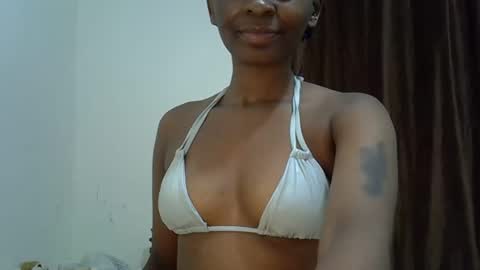 sweet_jovial online show from November 3, 2025, 7:37 pm