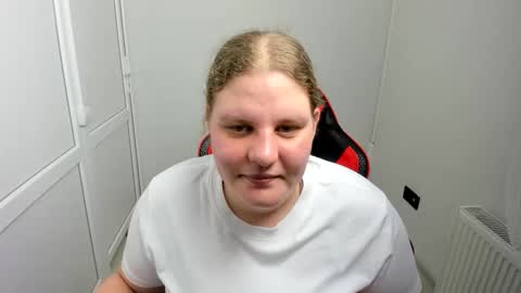 Snapshot of sweet_karla_la chatting on May 29, 2026, 10:24 am Karla online show from May 29, 2026, 10:24 am