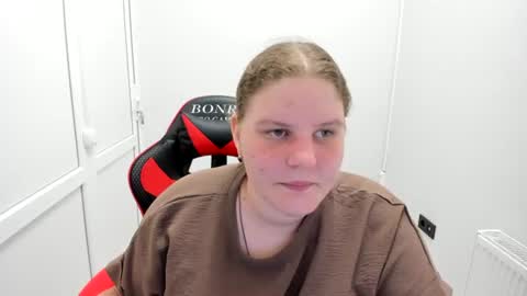 Snapshot of sweet_karla_la chatting on June 22, 2026, 12:57 pm Karla online show from June 22, 2026, 12:57 pm