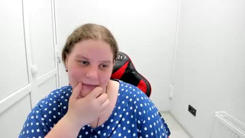 Snapshot of sweet_karla_la chatting on June 23, 2026, 12:14 pm Karla online show from June 23, 2026, 12:14 pm