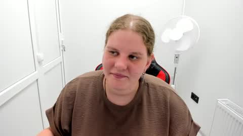Snapshot of sweet_karla_la chatting on July 16, 2026, 2:45 pm Karla online show from July 16, 2026, 2:45 pm