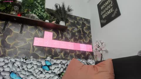 Snapshot of sweet_kitty2000 chatting on December 18, 2024, 12:40 pm Alesy online show from December 18, 2024, 12:40 pm