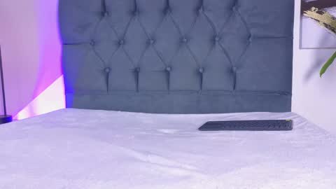 sweet_kitty_3 online show from May 14, 2026, 8:15 pm