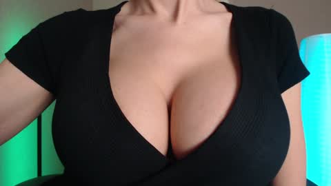 Jen online show from December 4, 2025, 7:06 am