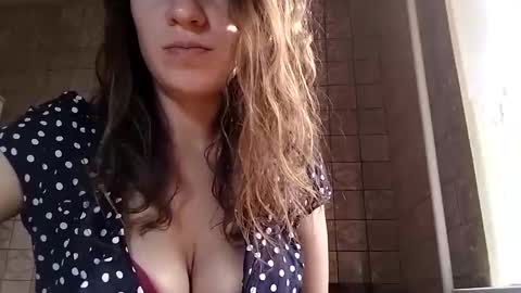 Snapshot of sweet_lilgirl_x chatting on February 8, 2025, 9:46 am Anna online show from February 8, 2025, 9:46 am