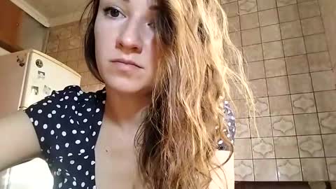 Snapshot of sweet_lilgirl_x chatting on February 8, 2025, 1:01 pm Anna online show from February 8, 2025, 1:01 pm