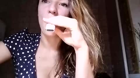 Snapshot of sweet_lilgirl_x chatting on March 12, 2025, 6:00 pm Anna online show from March 12, 2025, 6:00 pm