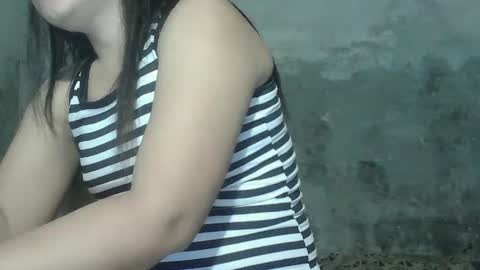 sweet_lily0613 online show from February 6, 2025, 4:53 am