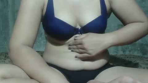sweet_lily0613 online show from February 18, 2025, 3:43 pm