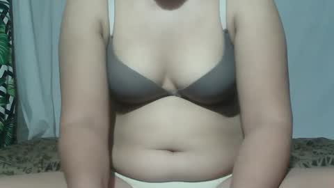 sweet_lily0613 online show from March 3, 2025, 11:24 pm