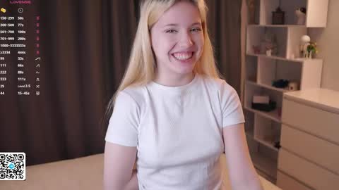 Lily online show from May 15, 2026, 9:00 pm