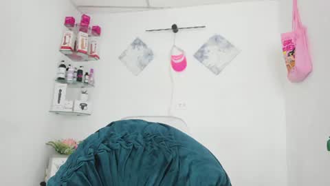 sweet_litle online show from July 2, 2026, 3:23 am