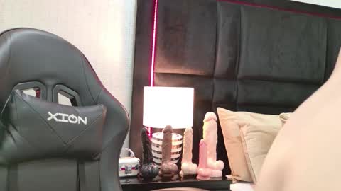 Luciana online show from November 12, 2025, 8:30 pm