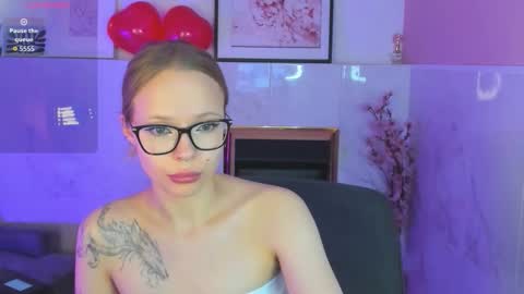 Snapshot of sweet_lucile chatting on February 8, 2026, 3:21 am Lucy online show from February 8, 2026, 3:21 am