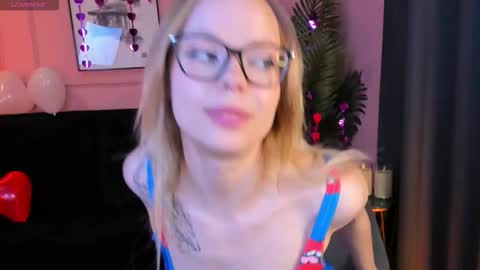 Snapshot of sweet_lucile chatting on February 12, 2026, 2:34 pm Lucy online show from February 12, 2026, 2:34 pm