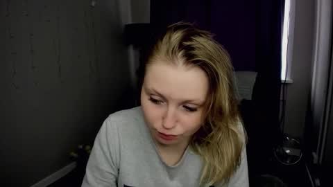 Snapshot of sweet_m1la chatting on March 7, 2026, 7:27 am Mikki online show from March 7, 2026, 7:27 am