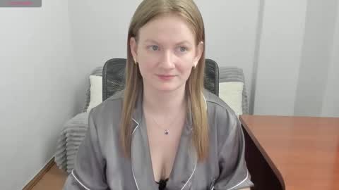 Snapshot of sweet_melody_of_ur_heart chatting on March 23, 2026, 12:47 am Mila online show from March 23, 2026, 12:47 am