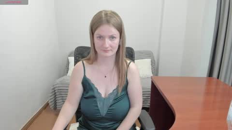 Snapshot of sweet_melody_of_ur_heart chatting on April 16, 2026, 9:39 pm Mila online show from April 16, 2026, 9:39 pm
