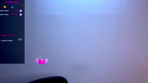 Mia online show from September 19, 2025, 6:52 pm