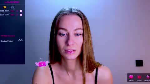 Mia online show from September 28, 2025, 1:16 pm