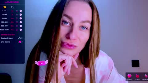 Mia online show from October 13, 2025, 5:24 pm