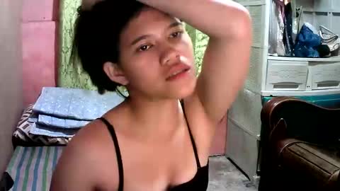 sweet_milkshake2004 online show from October 4, 2025, 1:25 am