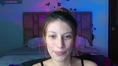 sweet_moon_v_ online show from January 14, 2026, 11:20 pm