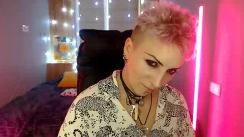 Snapshot of sweet_n_strong chatting on December 22, 2025, 12:35 pm sweet_n_strong online show from December 22, 2025, 12:35 pm