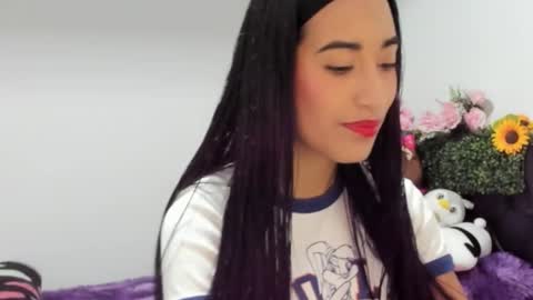 Nhaomy online show from February 8, 2026, 8:34 pm