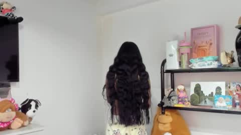 Nhaomy online show from March 19, 2026, 8:02 pm