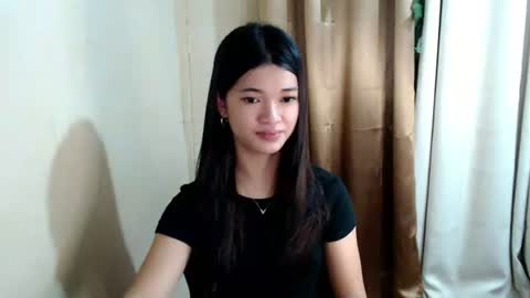 sweet_nylia online show from July 20, 2026, 11:56 am