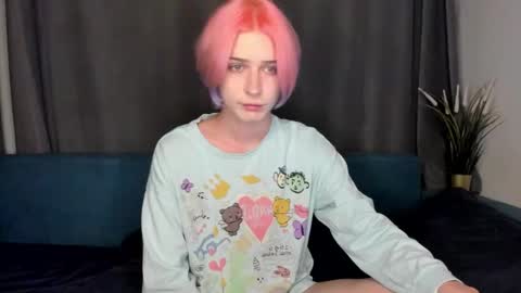 kira online show from September 20, 2025, 8:43 pm