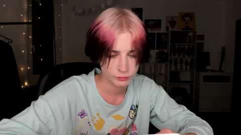 kira online show from November 27, 2025, 8:00 pm