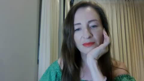 Snapshot of sweet_poeme chatting on June 14, 2026, 12:40 pm sweet_poeme online show from June 14, 2026, 12:40 pm