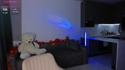 Ashley online show from November 8, 2025, 5:23 pm