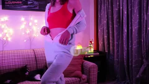 Snapshot of sweet_ramona chatting on October 22, 2025, 12:22 am Ramona online show from October 22, 2025, 12:22 am