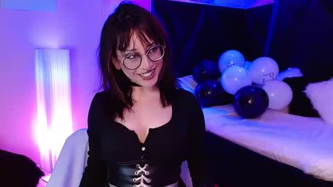 Snapshot of sweet_roxanee chatting on October 20, 2025, 4:35 am Roxanee online show from October 20, 2025, 4:35 am