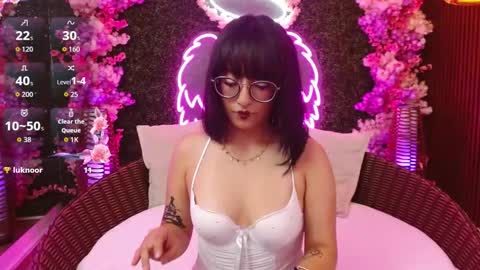 Snapshot of sweet_roxanee chatting on February 14, 2026, 1:30 pm Roxanee online show from February 14, 2026, 1:30 pm