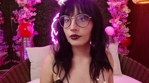 Snapshot of sweet_roxanee chatting on February 18, 2026, 1:29 pm Roxanee online show from February 18, 2026, 1:29 pm