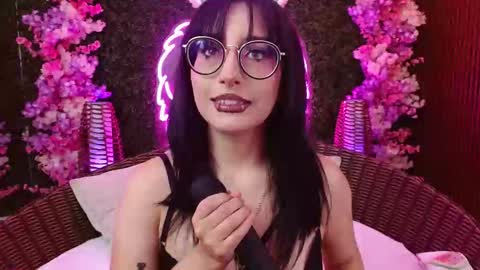 Snapshot of sweet_roxanee chatting on February 22, 2026, 1:09 pm Roxanee online show from February 22, 2026, 1:09 pm