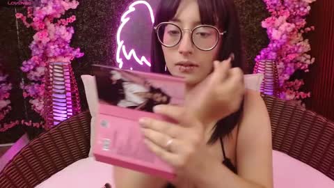 Snapshot of sweet_roxanee chatting on February 25, 2026, 1:21 pm Roxanee online show from February 25, 2026, 1:21 pm